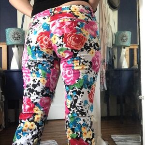 Floral Cropped pants